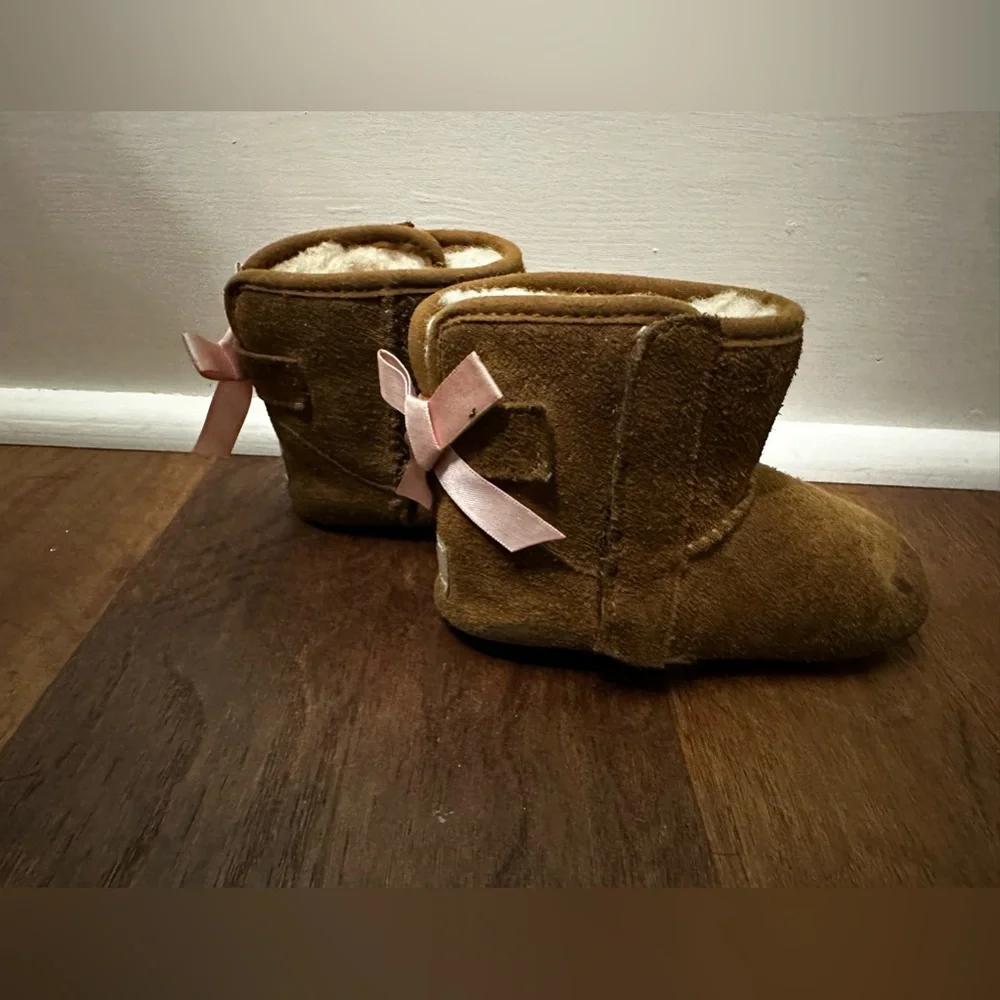 Ugg Bailey Bow 1st walker size 5C